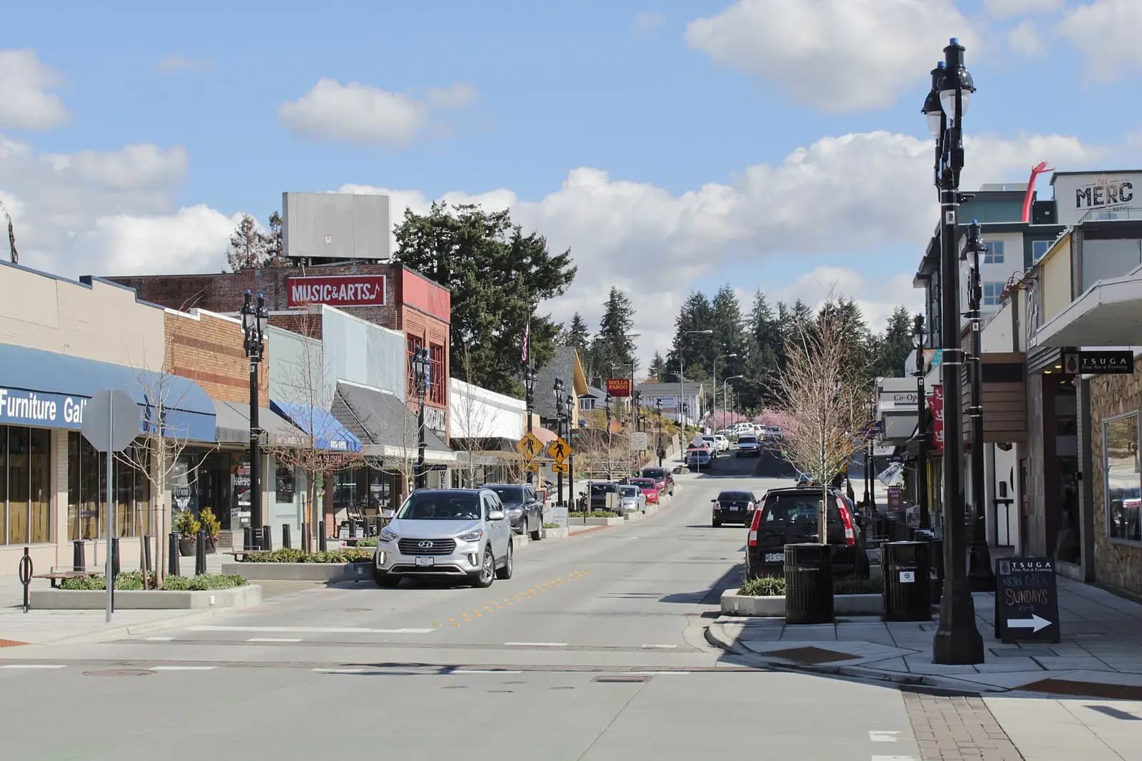 Bothell, Washington: Main Street eastbound from 101st Avenue in Bothell, WA, 2019