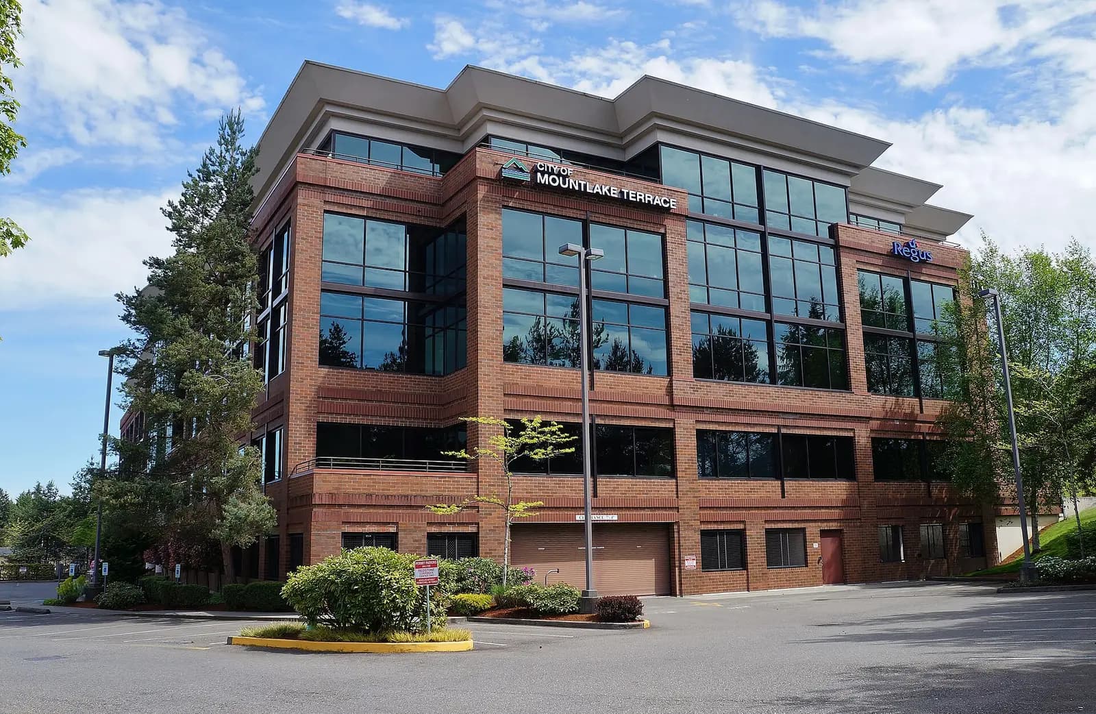 Mountlake Terrace, Washington: Redstone Corporate Center   Mountlake Terrace interim city hall