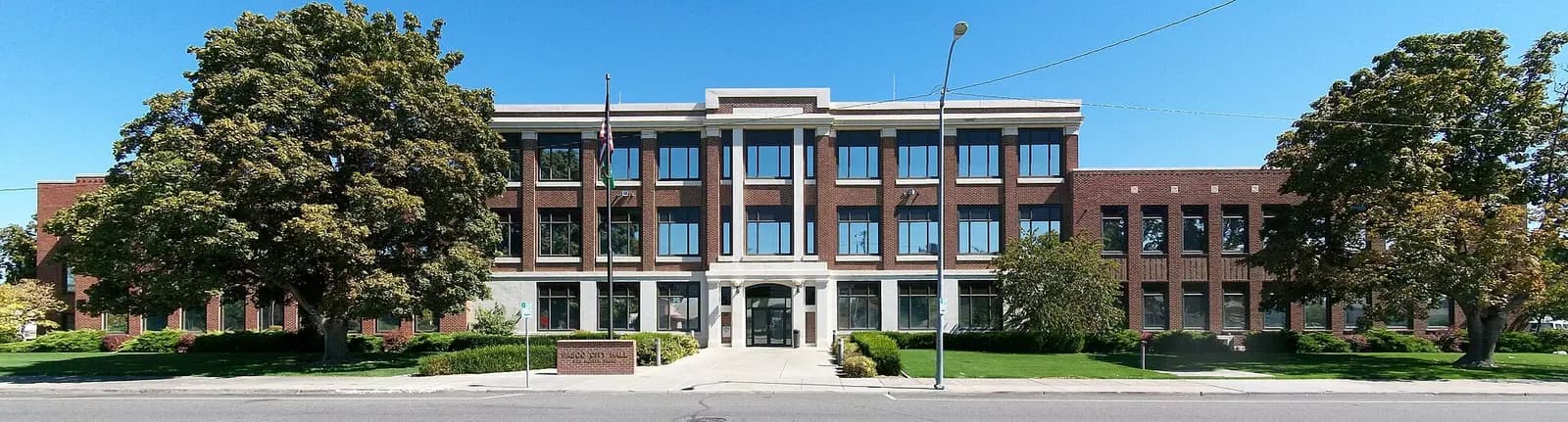 Pasco, Washington: City Hall in Pasco, Washington (panorama)