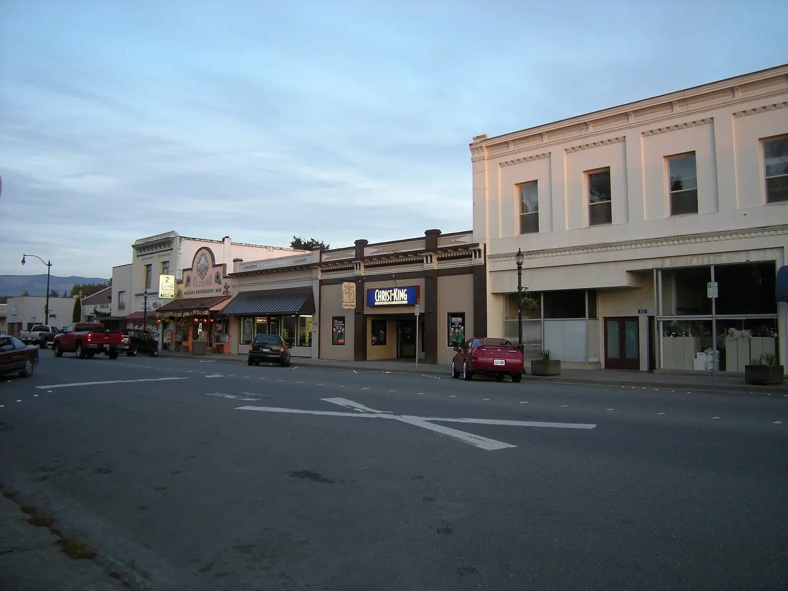 Burlington, Washington: Burlington, WA south side 600 block of E Fairhaven Ave